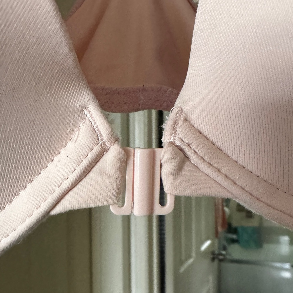 PINK by Victoria’s Secret size 32D Front Clasp T-Back Bra - Picture 5 of 5